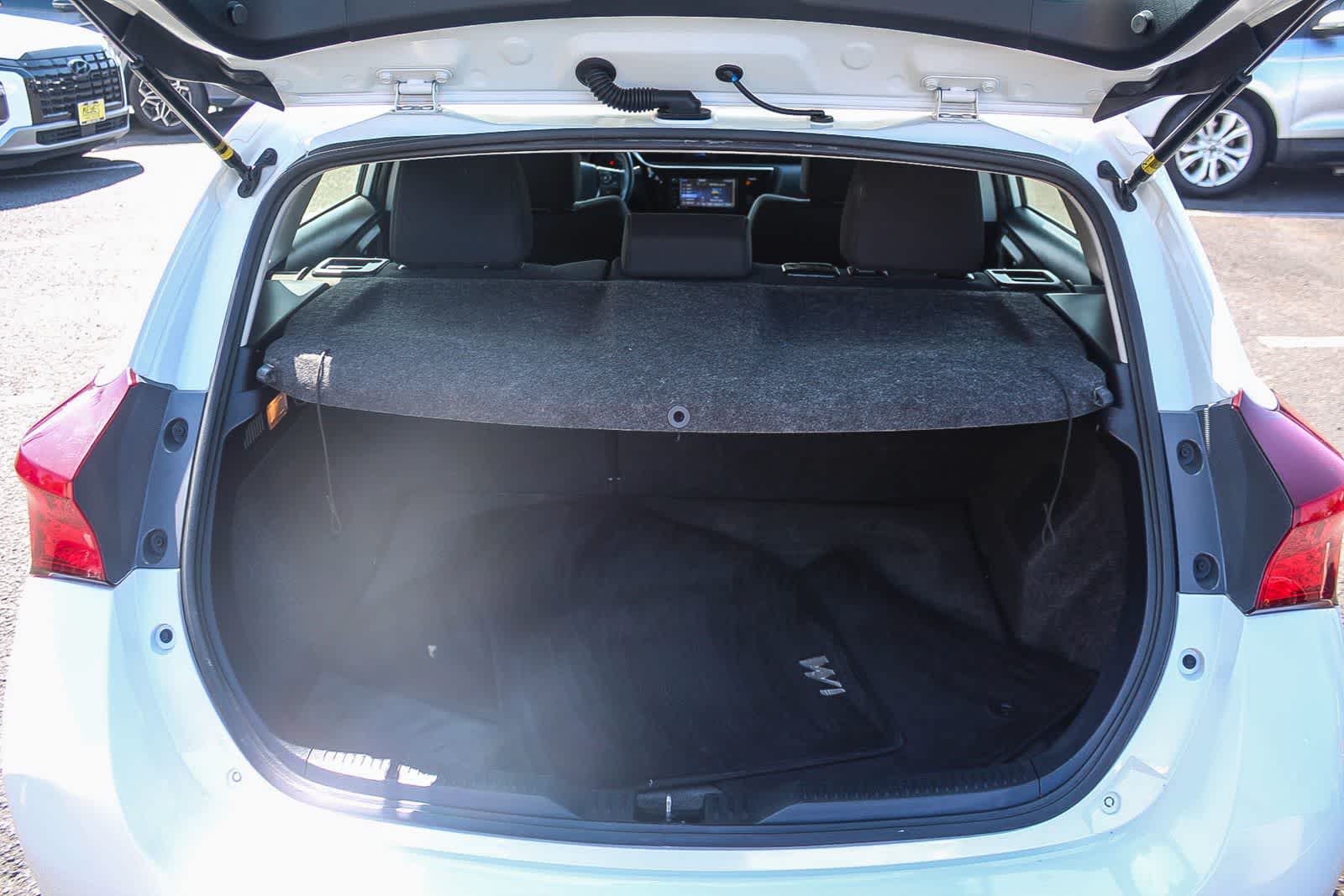 Thumbnail: 2018 Toyota Corolla iM - 37