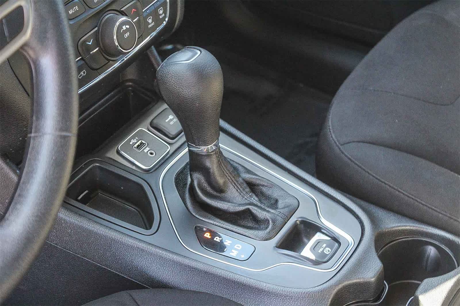 Thumbnail: 2019 Jeep Cherokee - 26