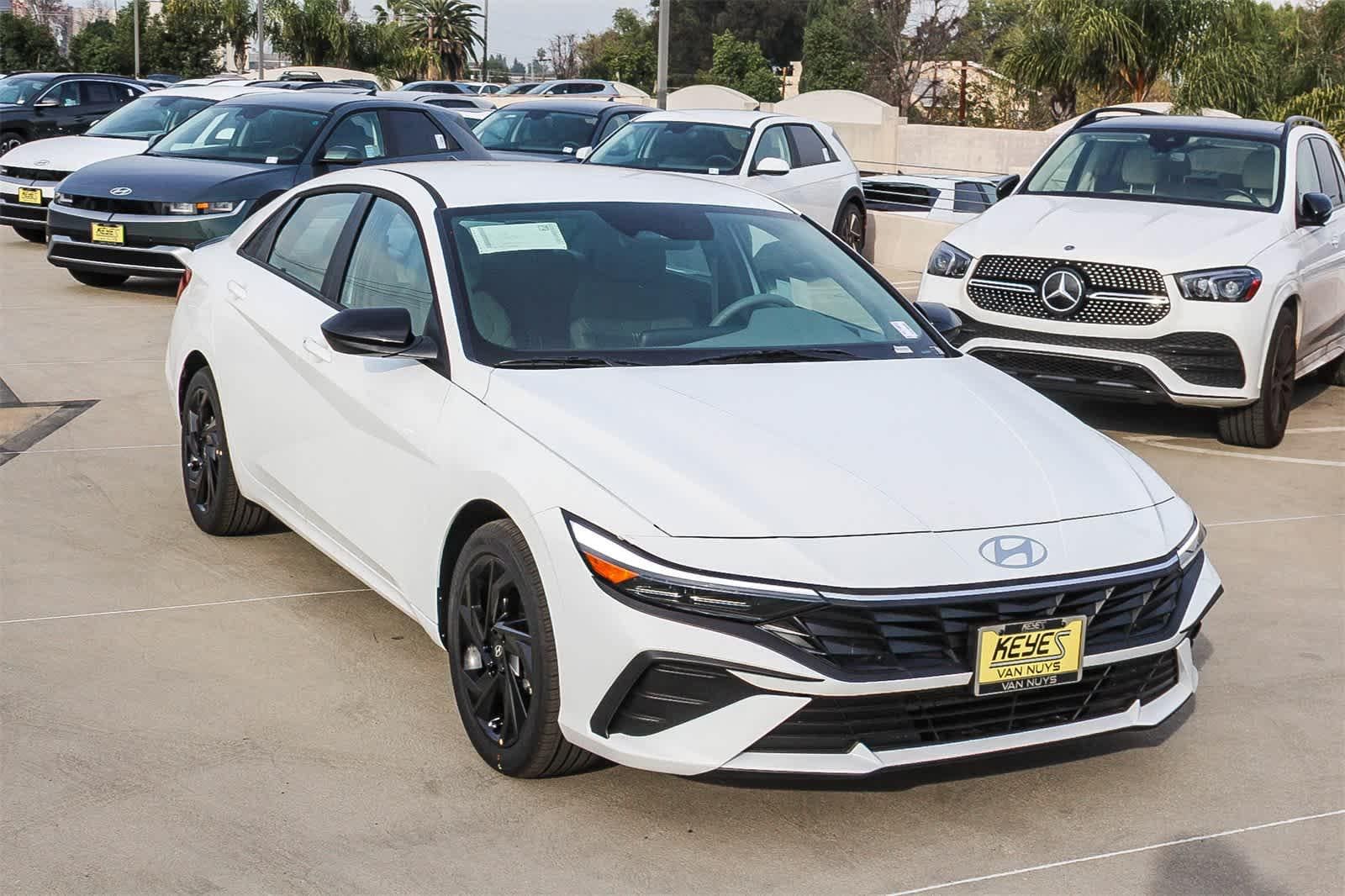 Thumbnail: 2026 Hyundai Elantra - 3