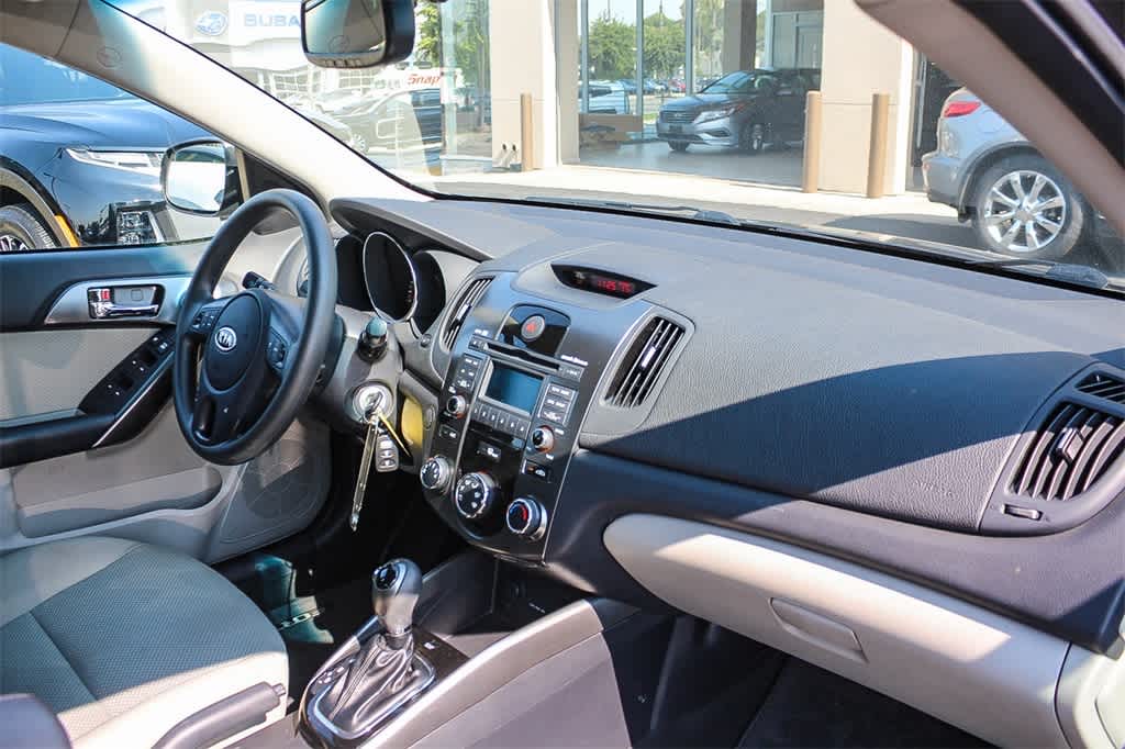 Thumbnail: 2013 Kia Forte - 16