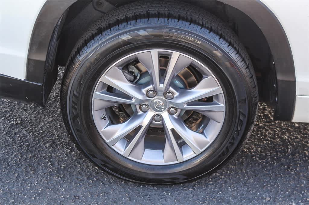 Thumbnail: 2015 Toyota Highlander - 8