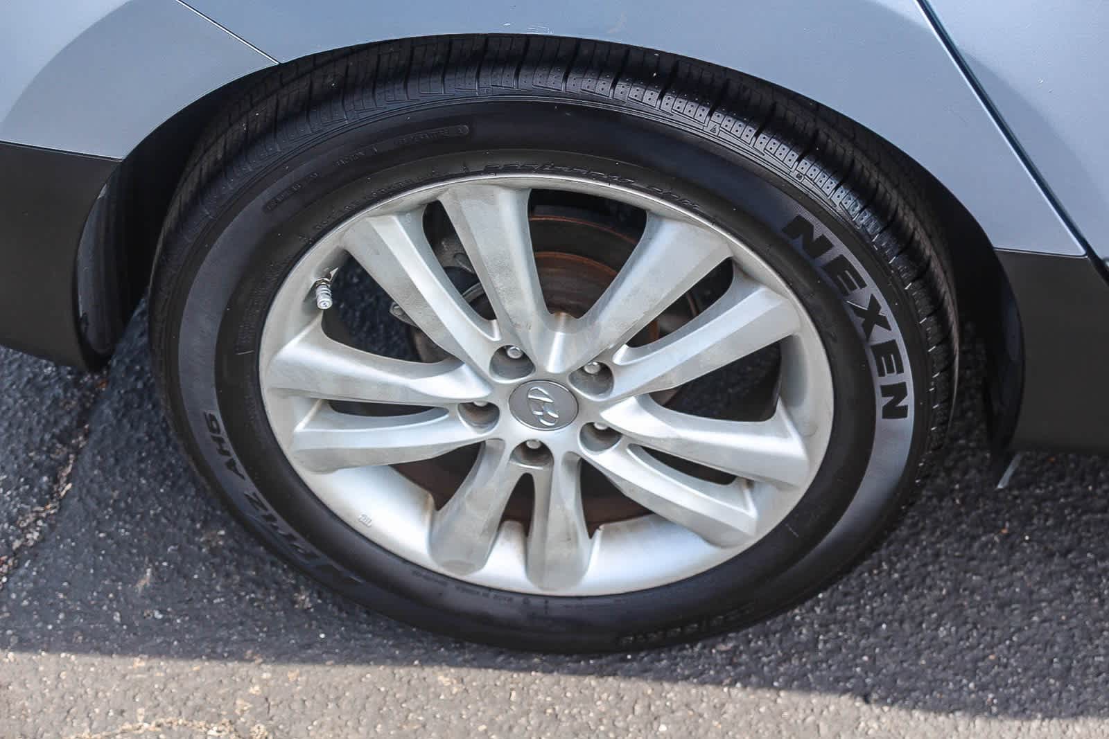 Thumbnail: 2012 Hyundai Tucson - 13