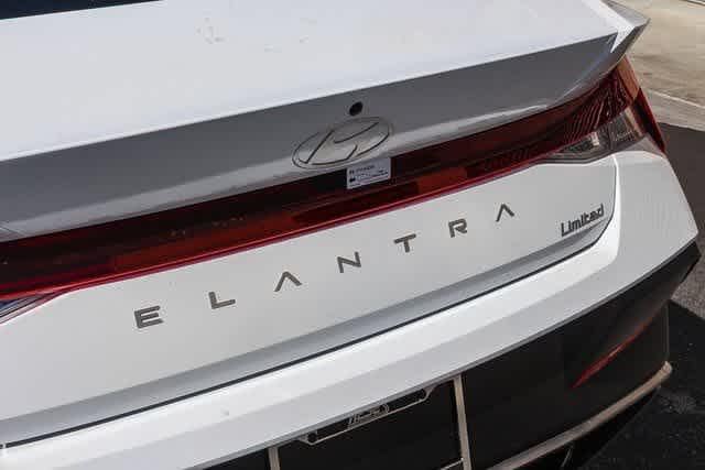 Thumbnail: 2025 Hyundai Elantra - 25
