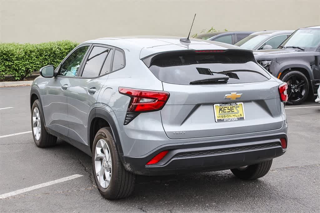 2024 Chevrolet Trax LS 6
