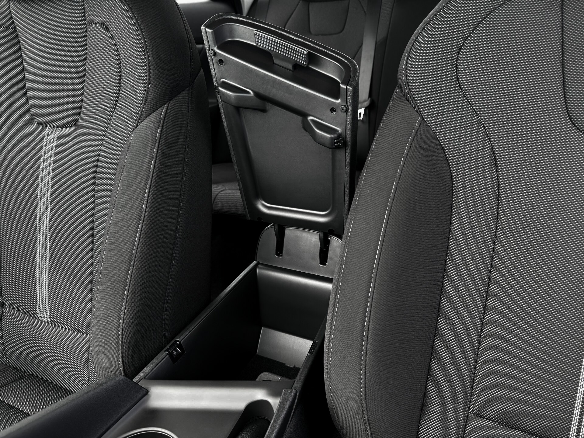 Thumbnail: 2025 Hyundai Elantra - 18