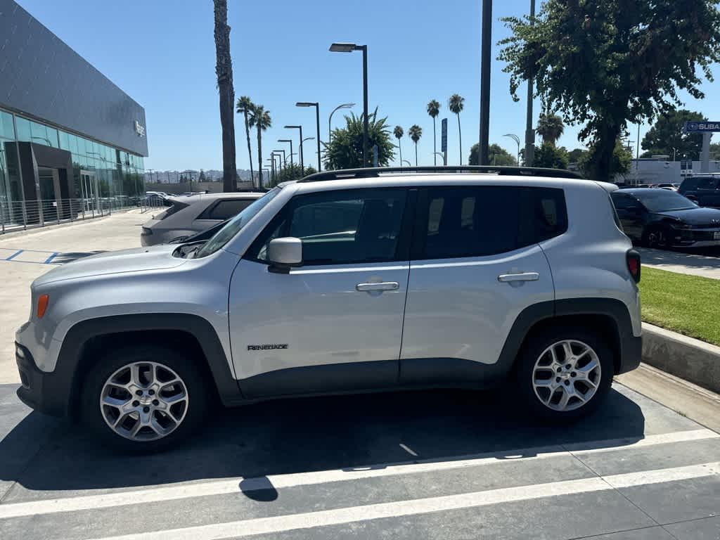 Thumbnail: 2017 Jeep Renegade - 10