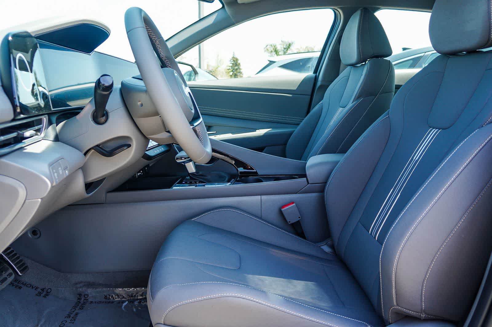 Thumbnail: 2025 Hyundai Elantra - 16