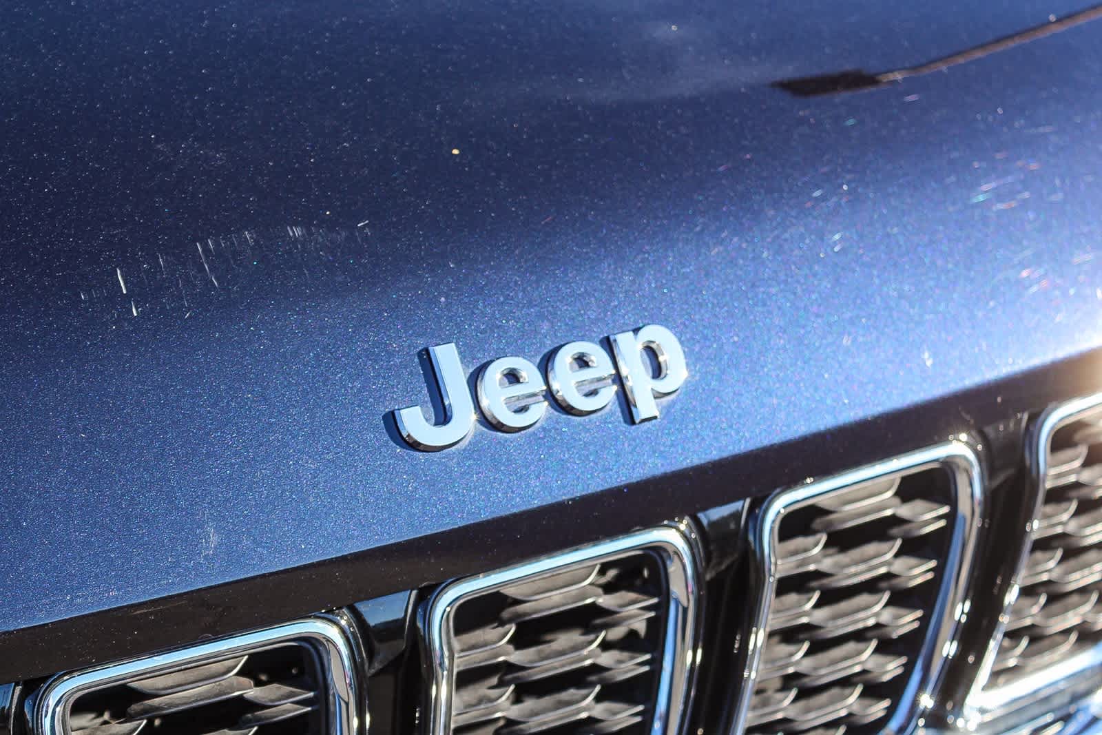 Thumbnail: 2023 Jeep Grand Cherokee - 17