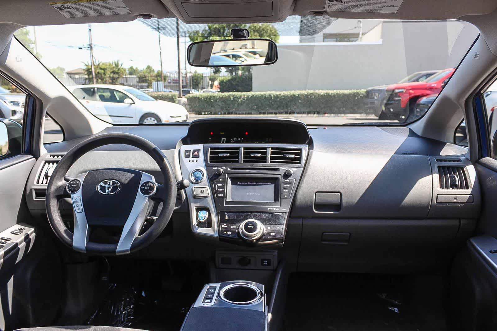 Thumbnail: 2012 Toyota Prius v - 17