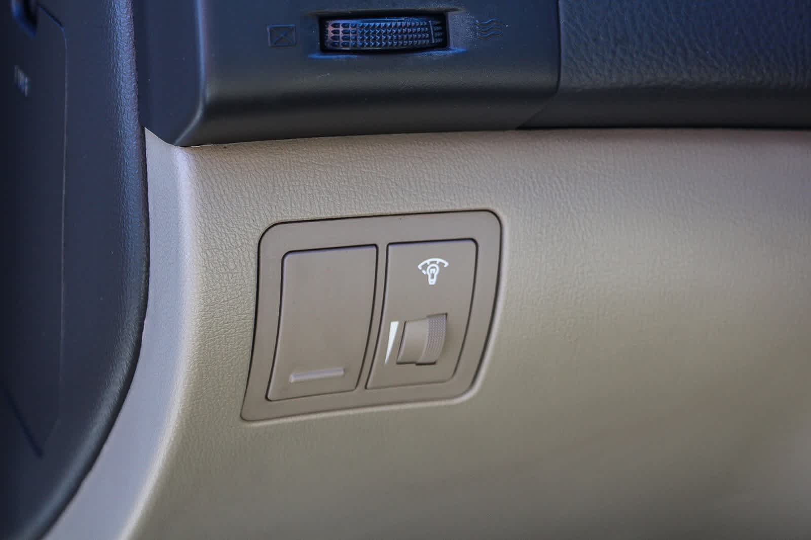 Thumbnail: 2010 Hyundai Elantra - 31