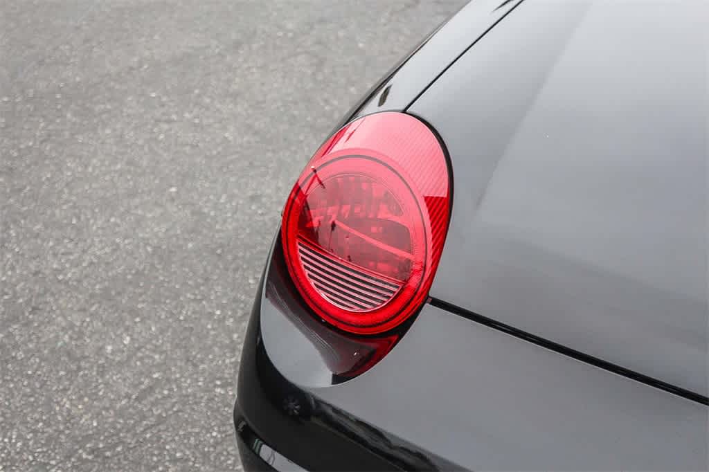 Thumbnail: 2005 Ford Thunderbird - 7