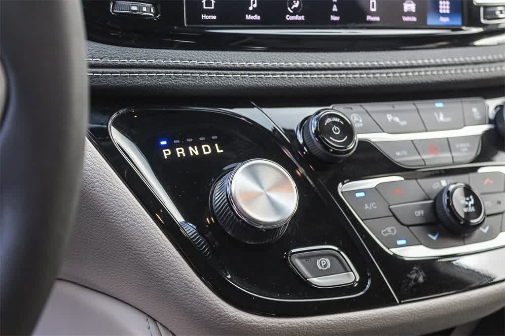 Thumbnail: 2023 Chrysler Pacifica - 19