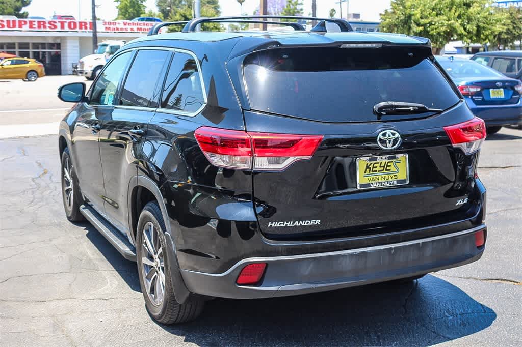 Thumbnail: 2018 Toyota Highlander - 6