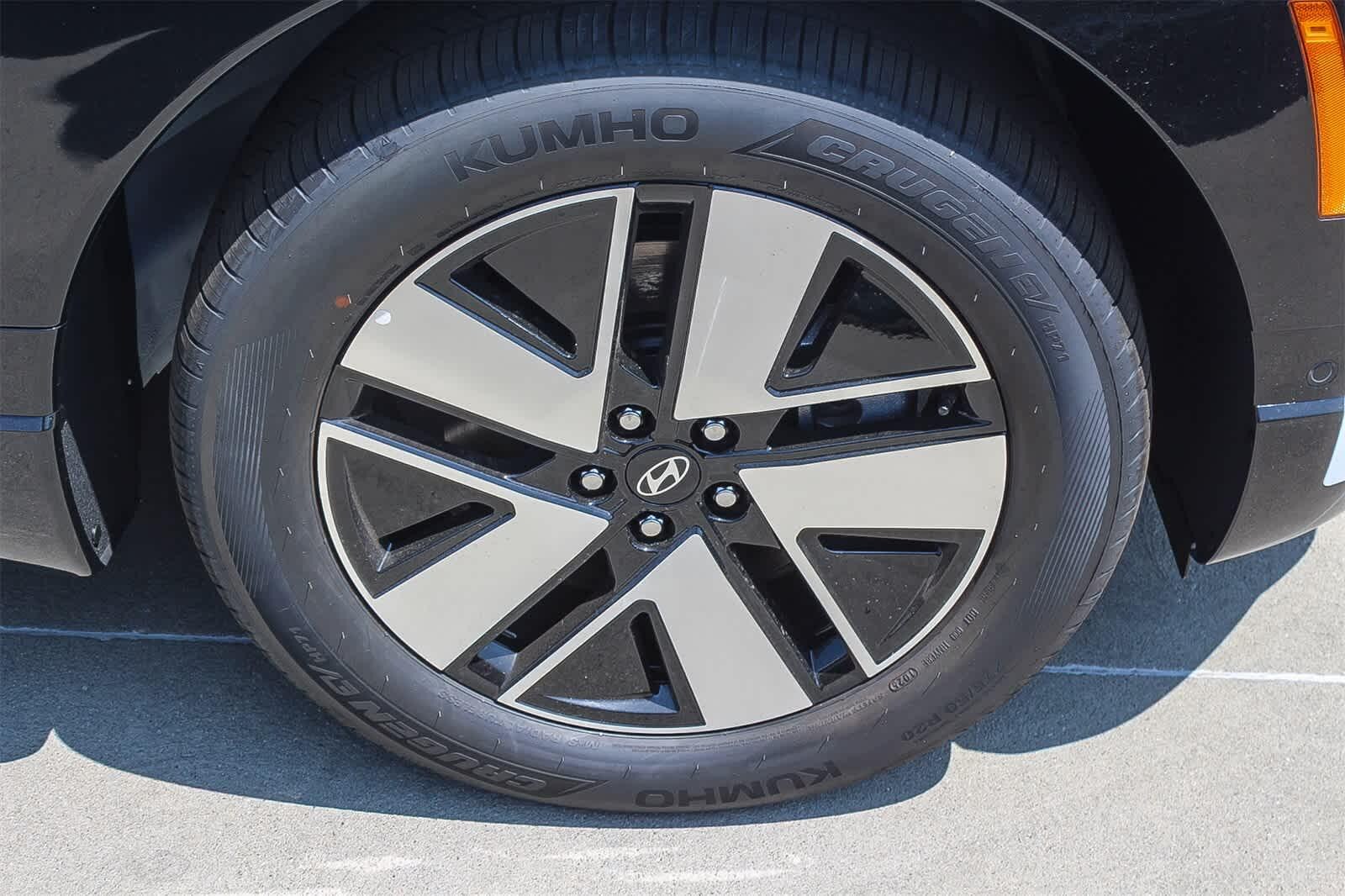 Thumbnail: 2026 Hyundai Ioniq - 11