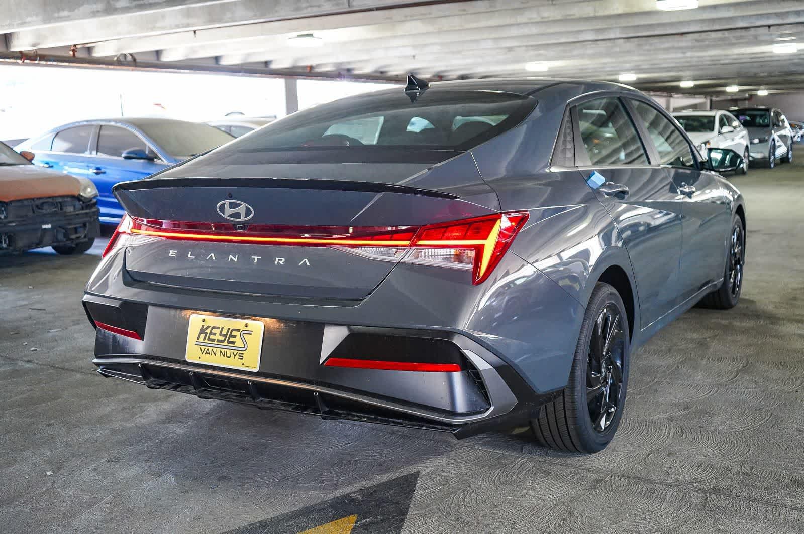 Thumbnail: 2026 Hyundai Elantra - 4