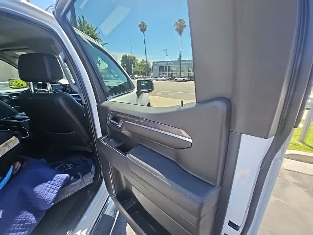Thumbnail: 2022 Chevrolet Silverado 1500 - 16