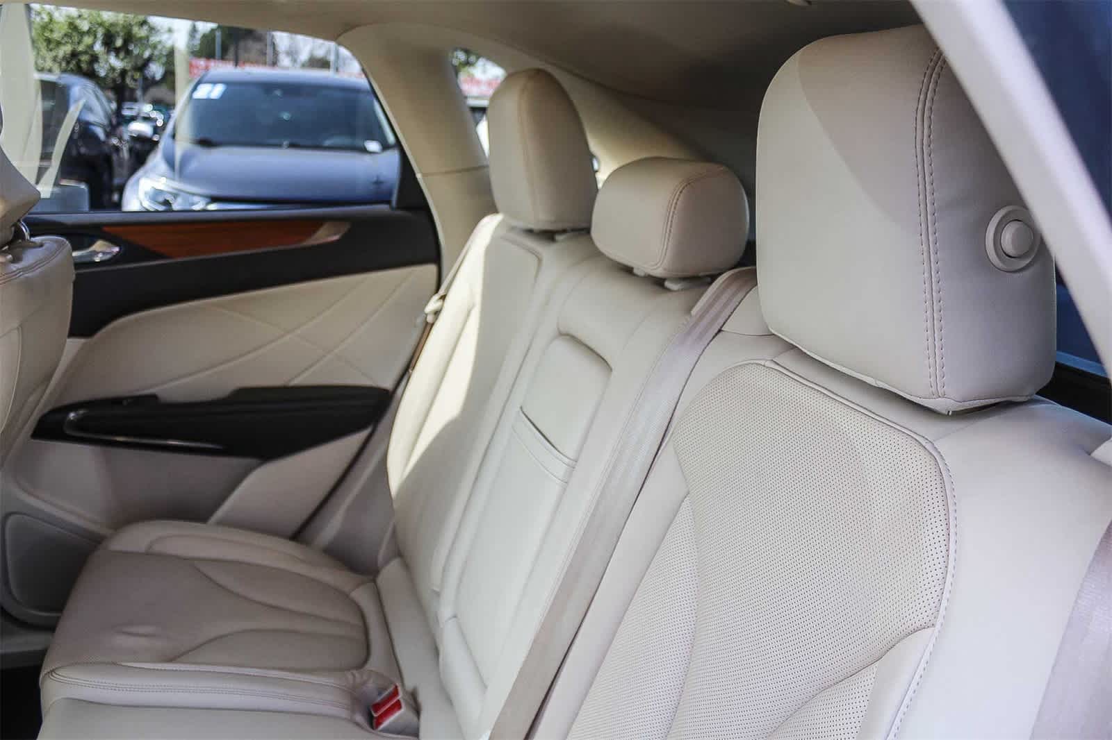 Thumbnail: 2015 Lincoln MKC - 25