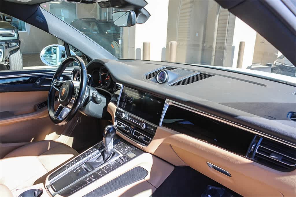 Thumbnail: 2019 Porsche Macan - 18