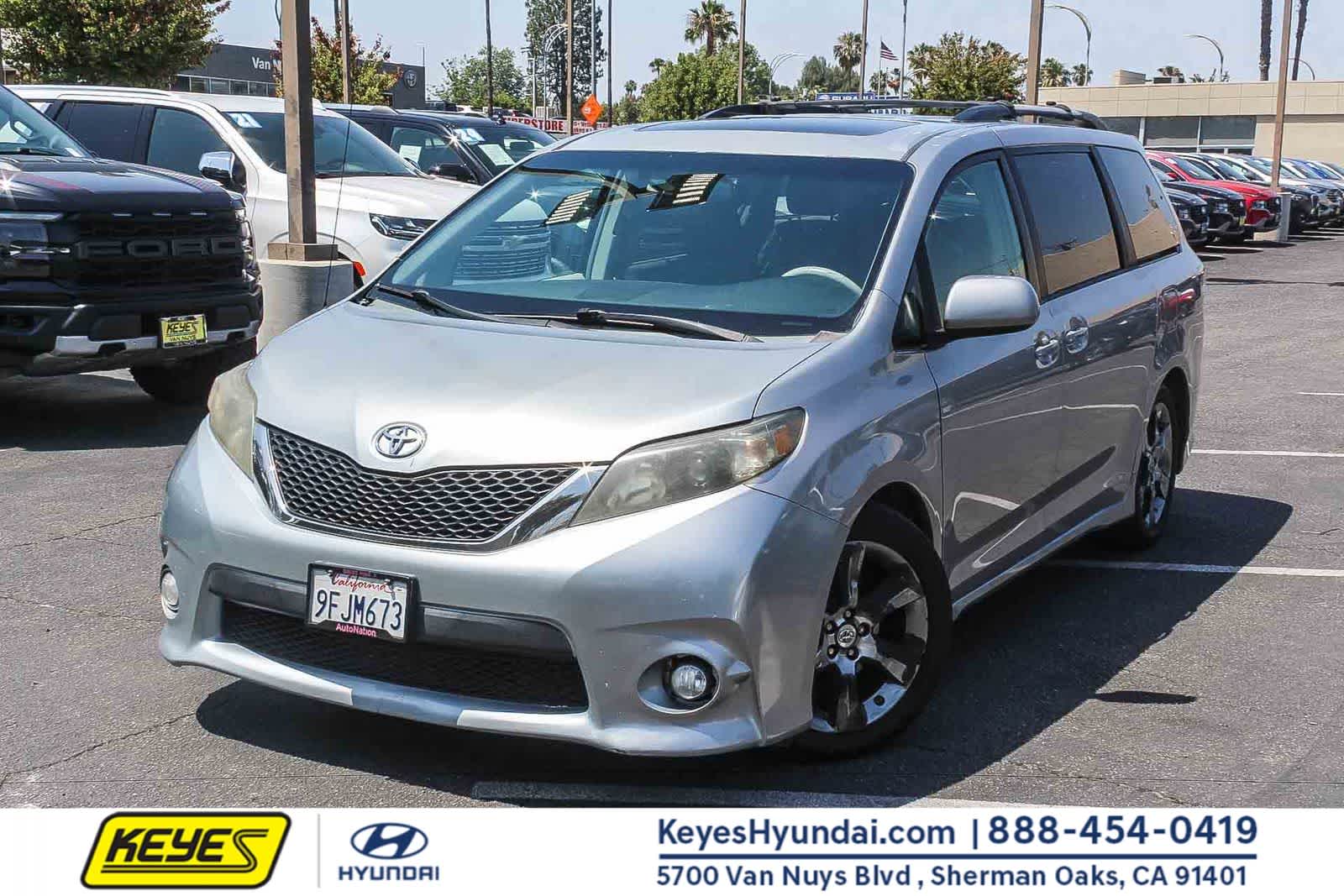 2011 Toyota Sienna SE -
                  Van Nuys, CA
