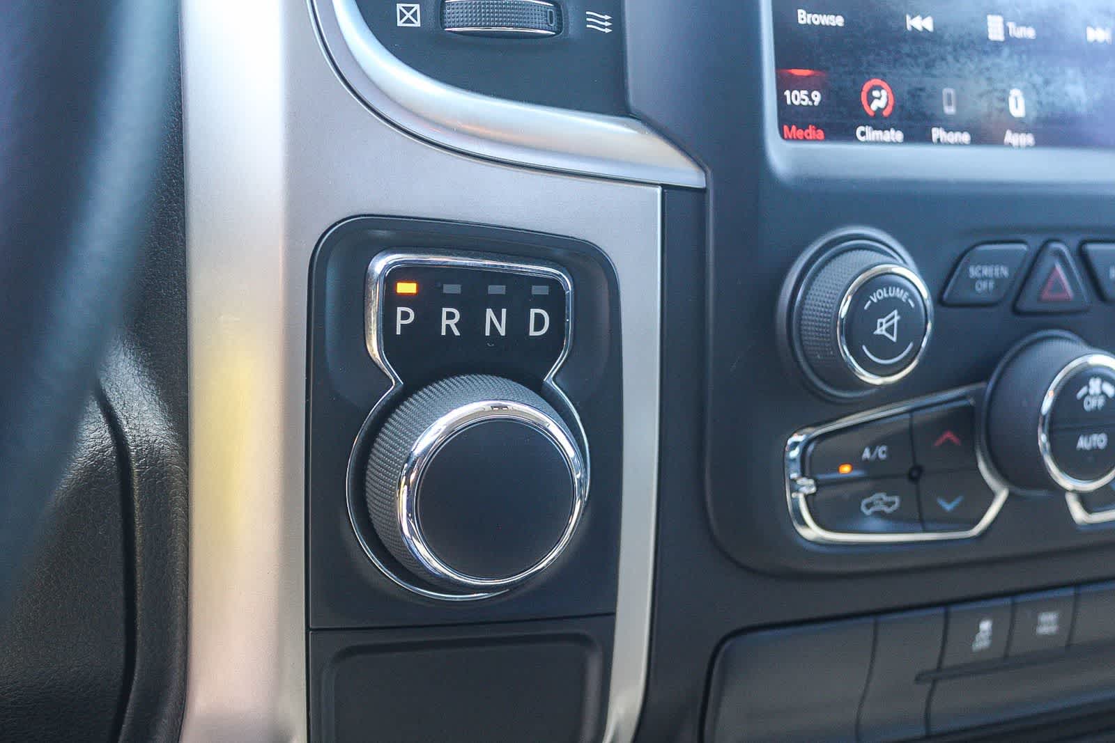 Thumbnail: 2020 RAM 1500 Classic - 24