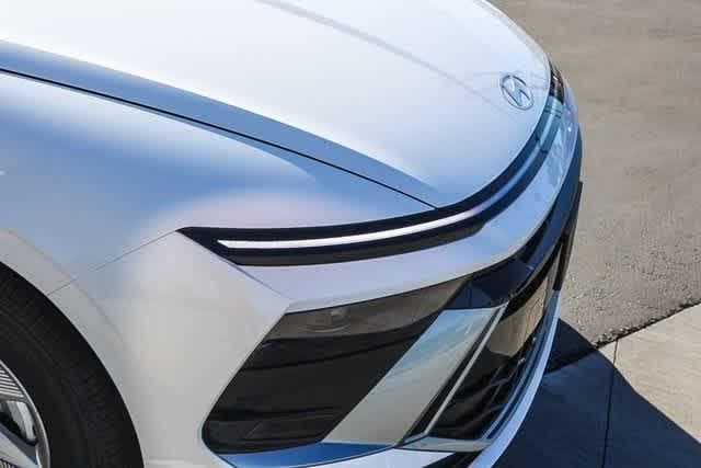 Thumbnail: 2025 Hyundai Sonata - 10