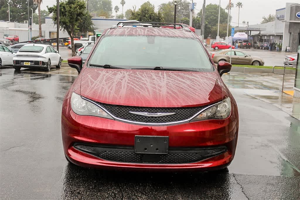 2021 Chrysler Voyager LXi photo 2
