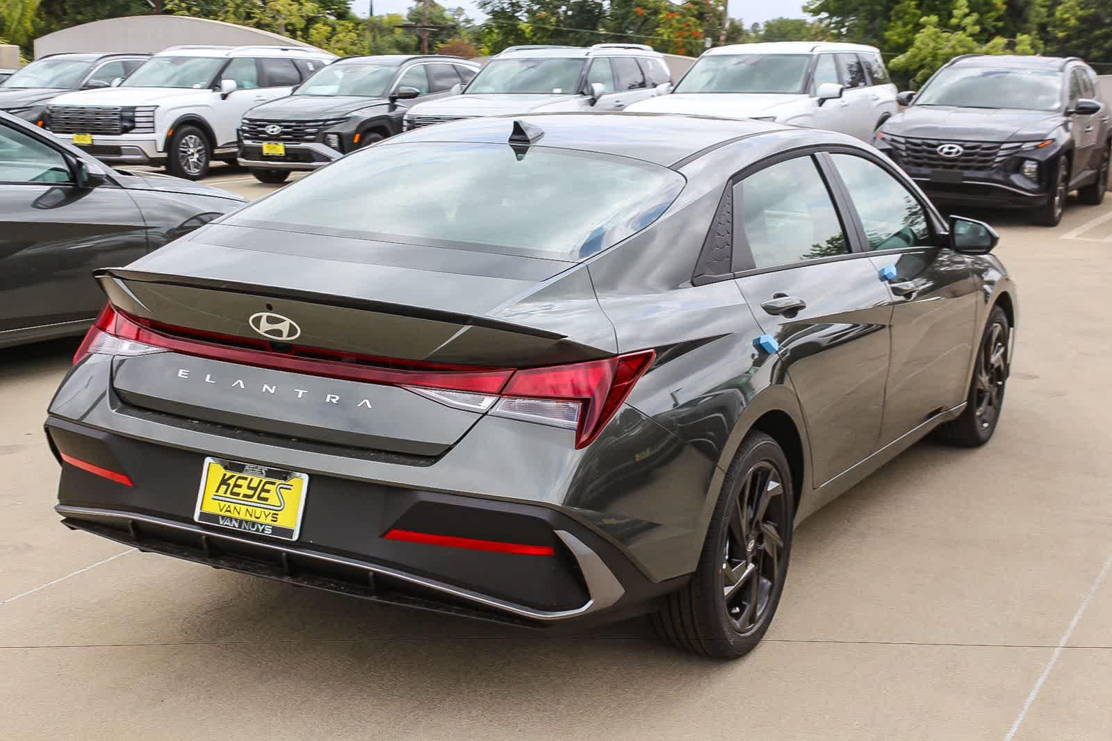 Thumbnail: 2026 Hyundai Elantra - 4