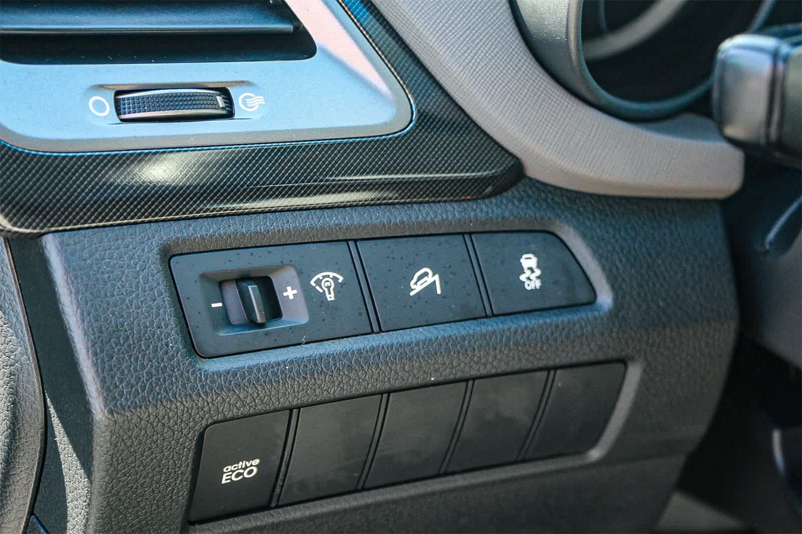 Thumbnail: 2013 Hyundai Santa Fe - 31