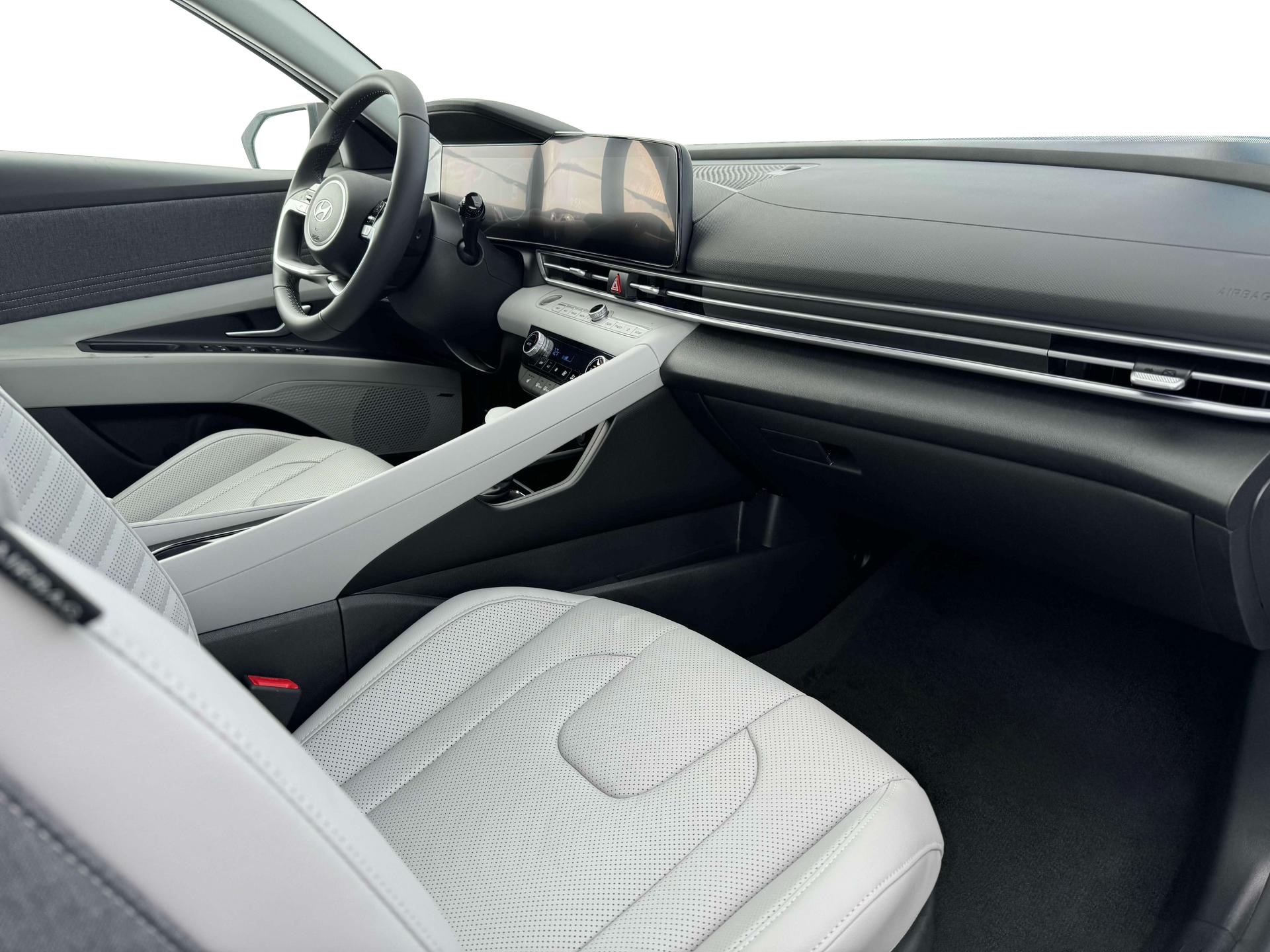 Thumbnail: 2025 Hyundai Elantra - 15