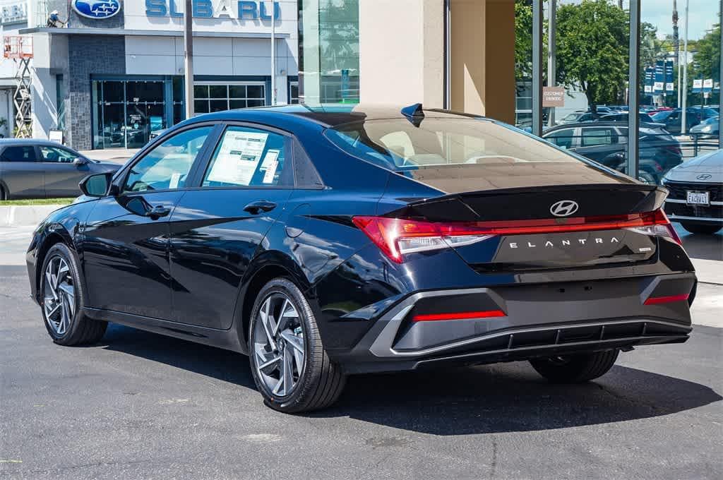Thumbnail: 2025 Hyundai Elantra - 2