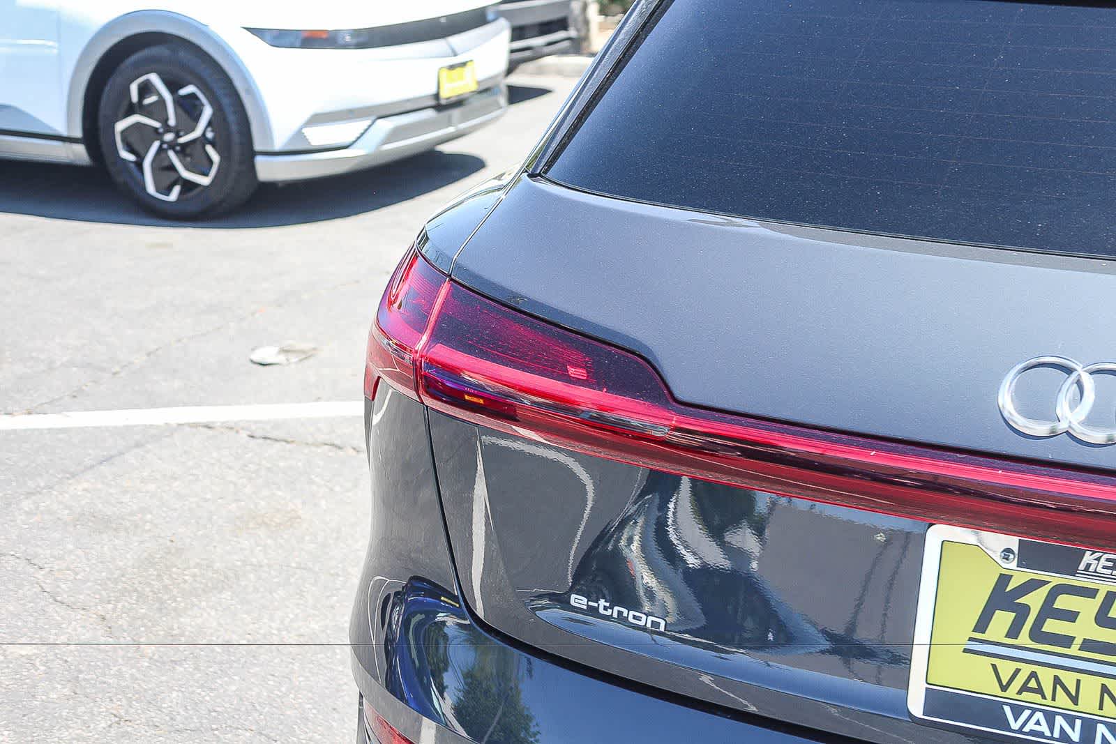 Thumbnail: 2019 Audi e-tron - 8