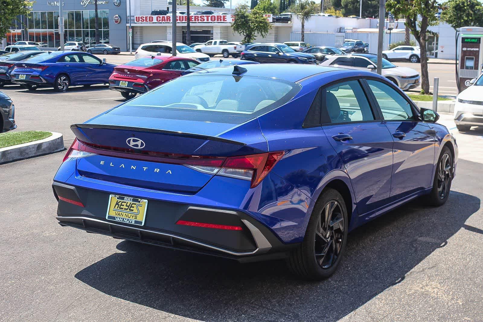 Thumbnail: 2026 Hyundai Elantra - 4