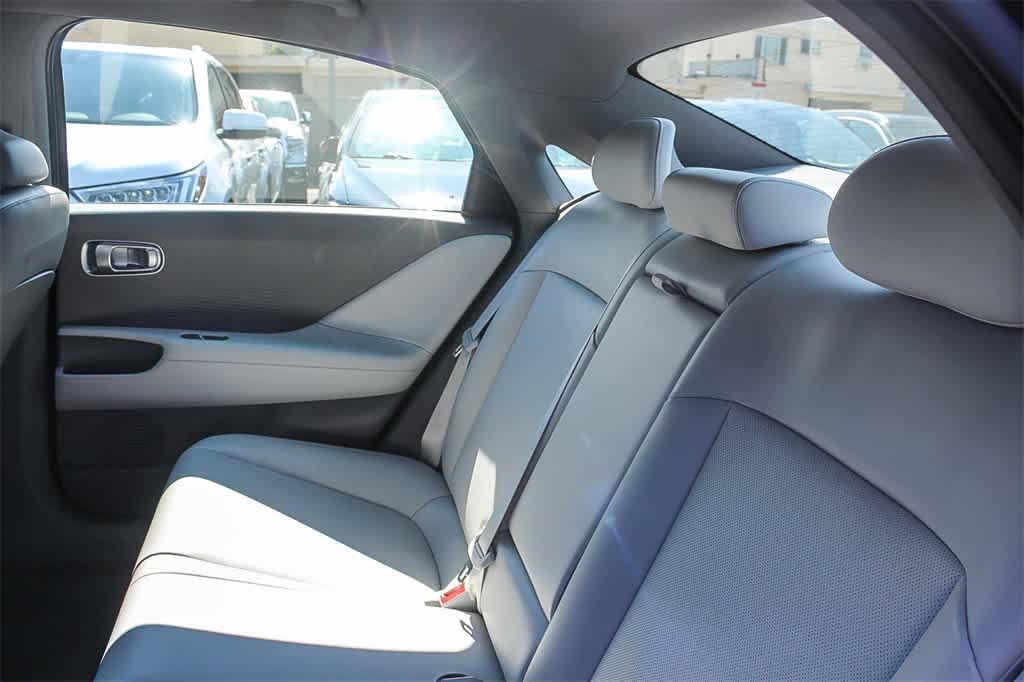 Thumbnail: 2023 Hyundai Ioniq 6 - 18