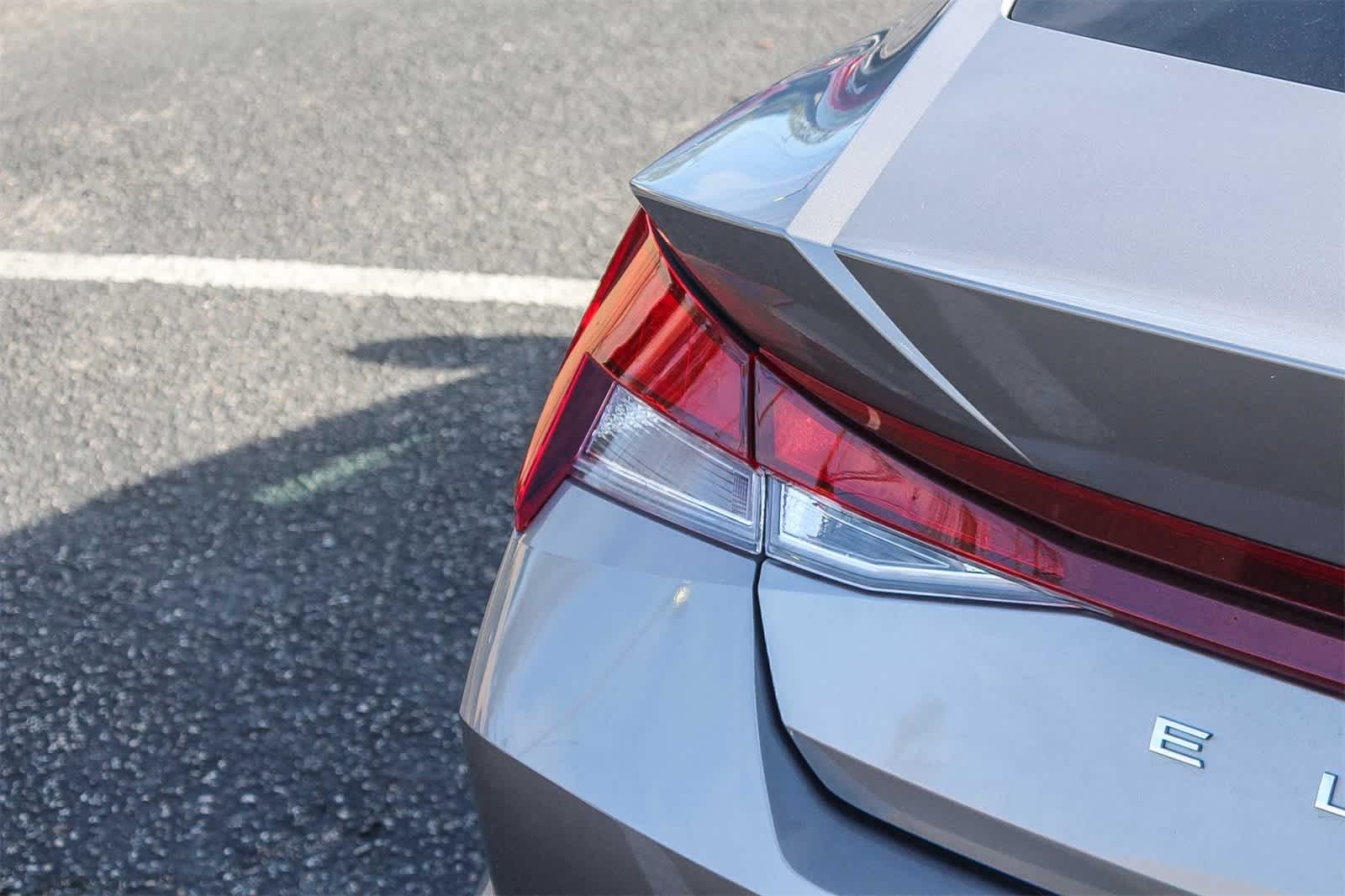 Thumbnail: 2023 Hyundai Elantra - 8