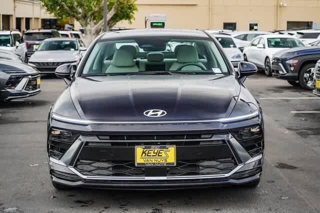 2025 Hyundai Sonata Hybrid SEL photo 2