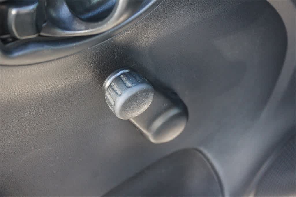 Thumbnail: 2015 Nissan Versa - 20