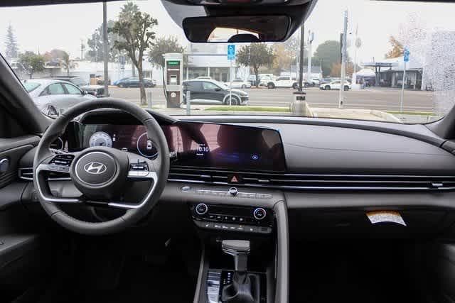 Thumbnail: 2025 Hyundai Elantra - 12