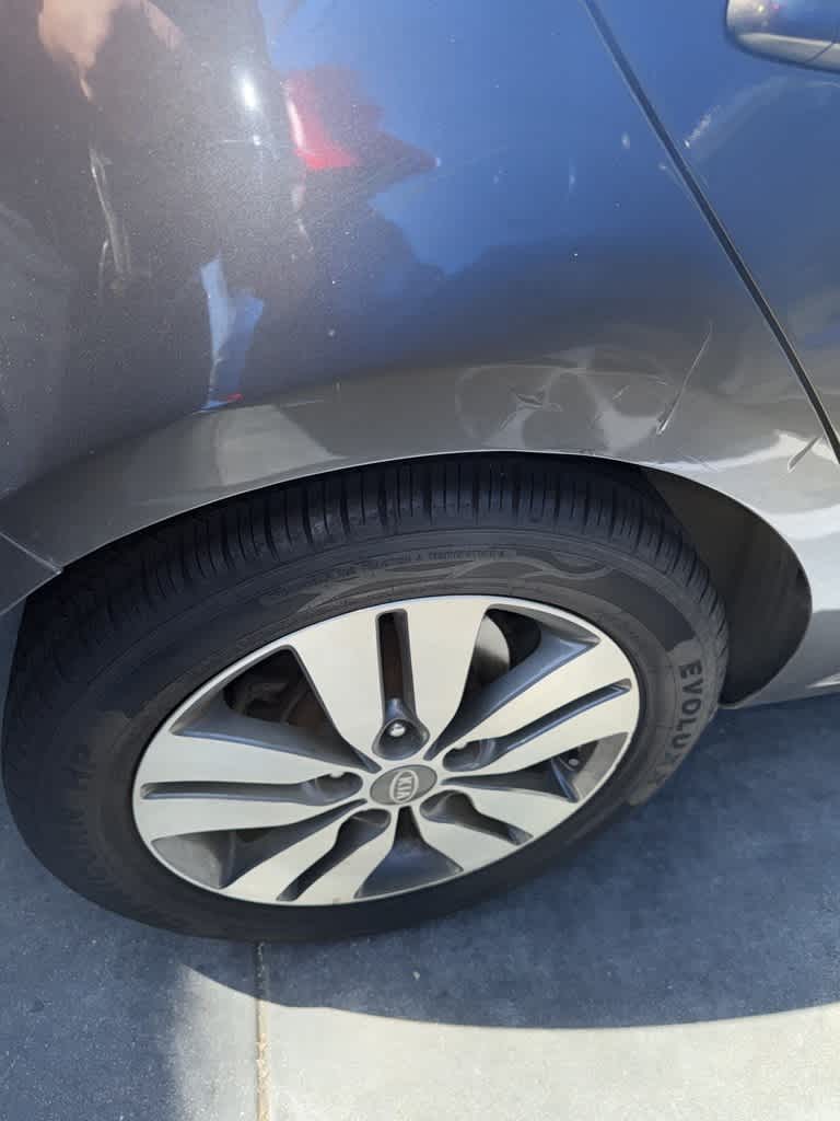 Thumbnail: 2013 Kia Forte - 13