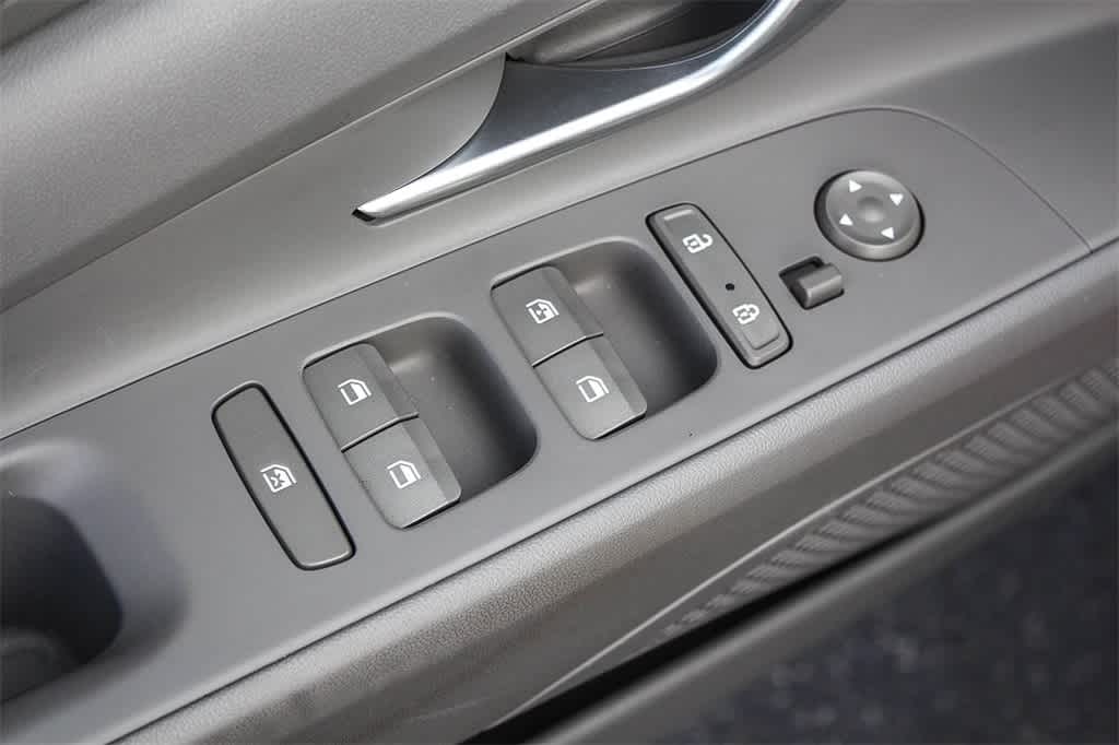 Thumbnail: 2023 Hyundai Elantra - 20