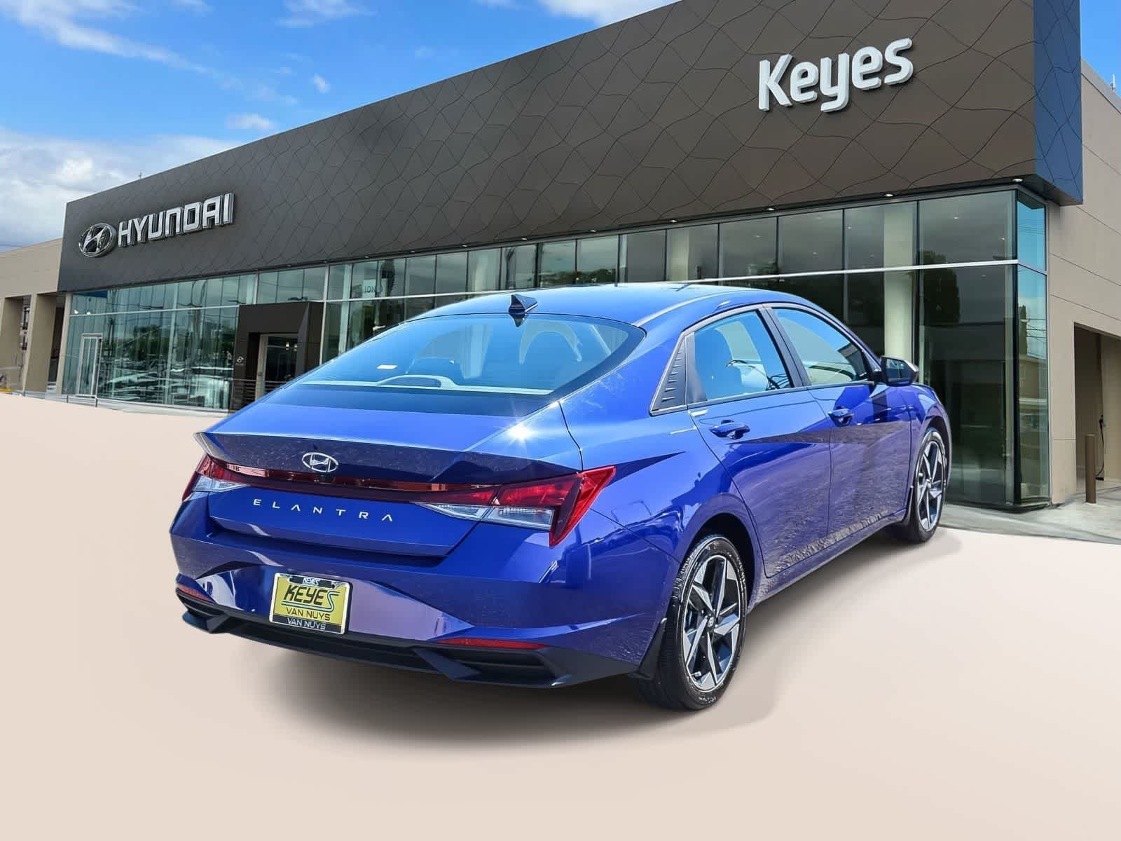 Thumbnail: 2023 Hyundai Elantra - 4