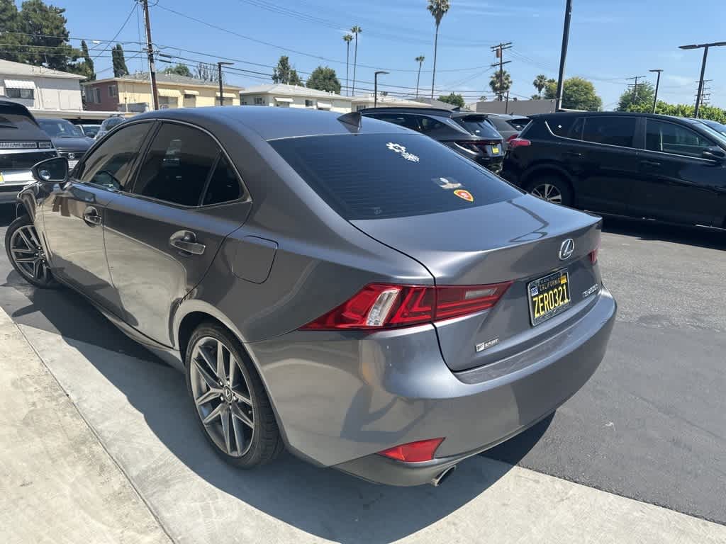 2016 Lexus IS 200t 8