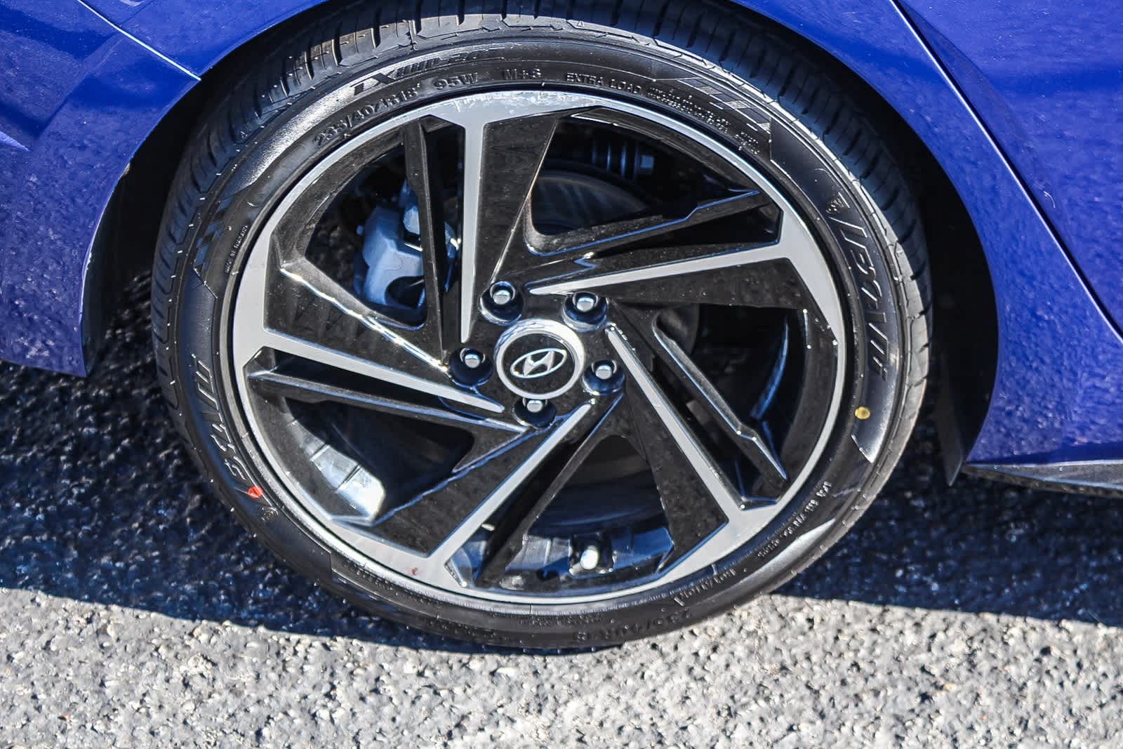 Thumbnail: 2023 Hyundai Elantra - 10