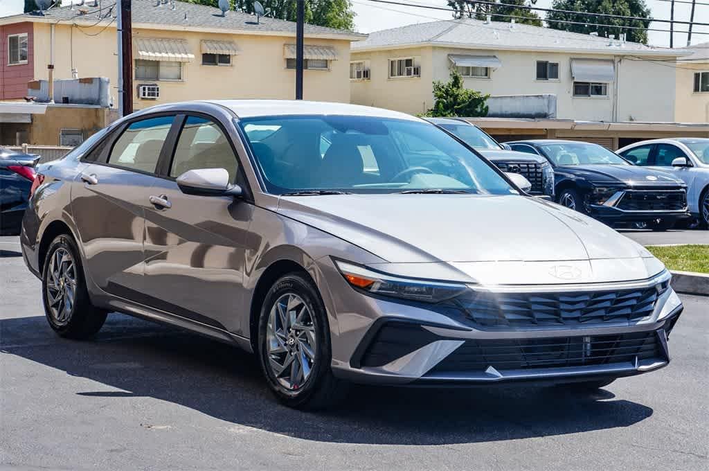 Thumbnail: 2025 Hyundai Elantra - 5