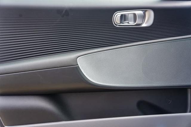 Thumbnail: 2025 Hyundai Ioniq 6 - 25