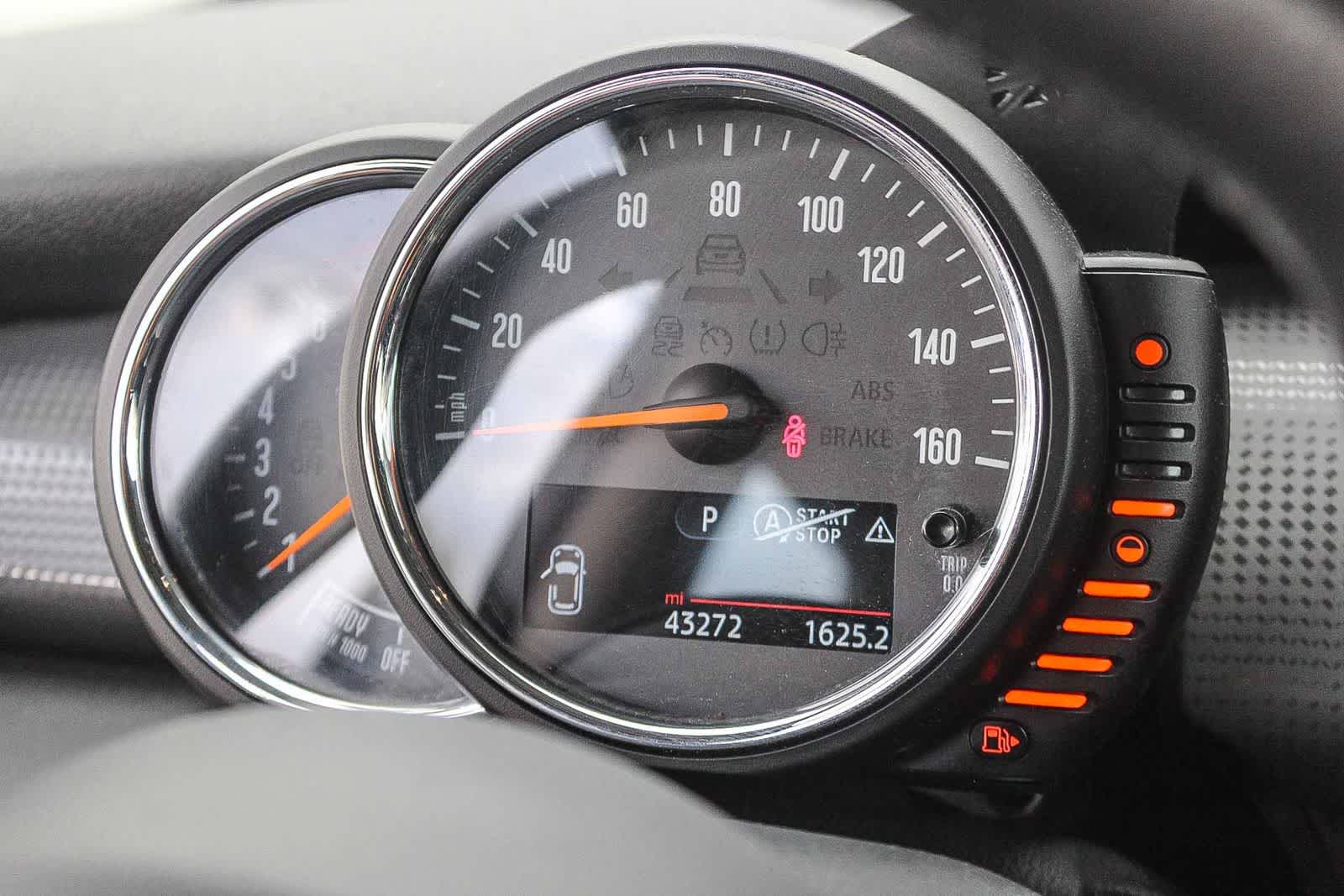 Thumbnail: 2017 MINI Cooper Hardtop - 28