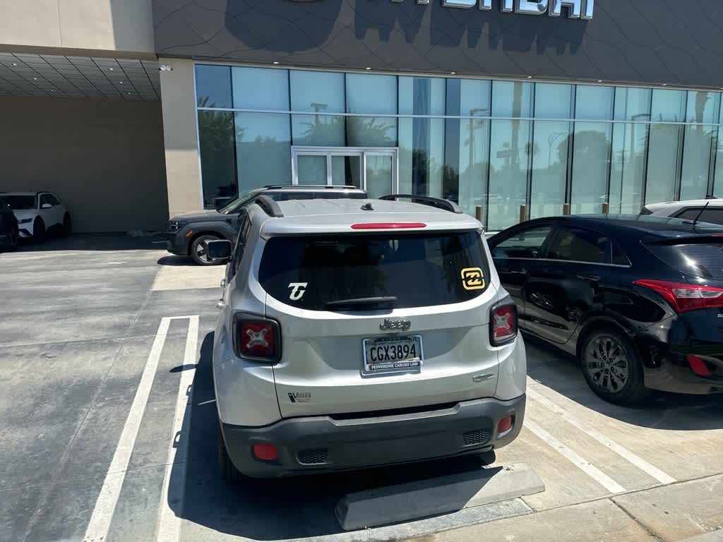 Thumbnail: 2017 Jeep Renegade - 11
