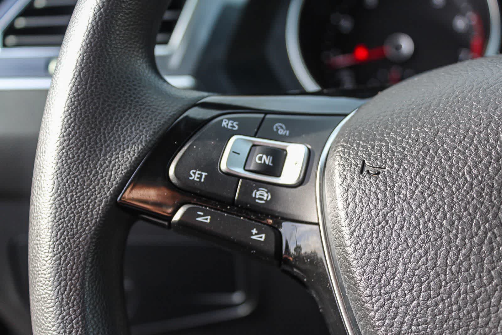 Thumbnail: 2019 Volkswagen Tiguan - 29