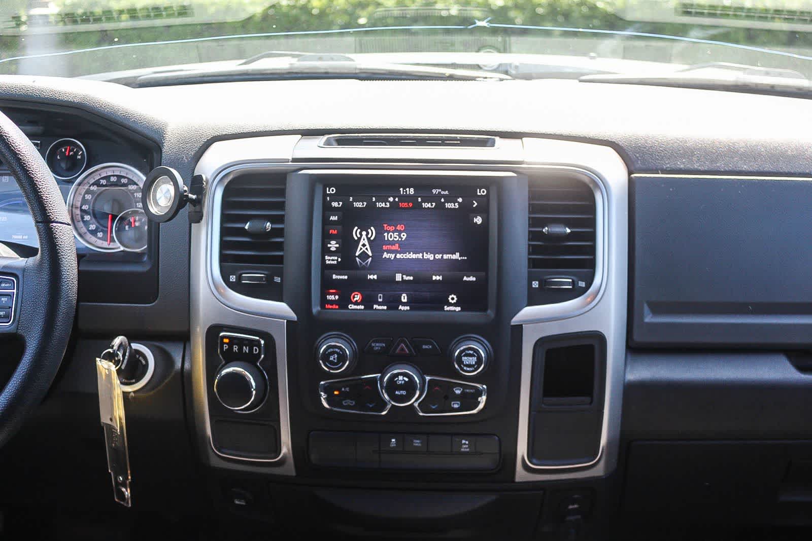 Thumbnail: 2020 RAM 1500 Classic - 17