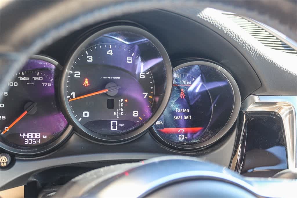 Thumbnail: 2019 Porsche Macan - 25