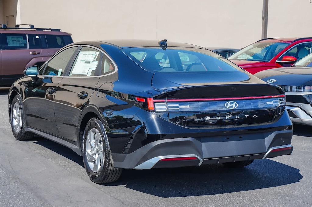 Used 2025 Hyundai Sonata SE Sedan